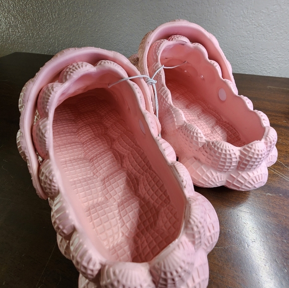 Bubble Soft Pillow Stress Relief Slide, Unisex Sandals - Picture 4 of 5